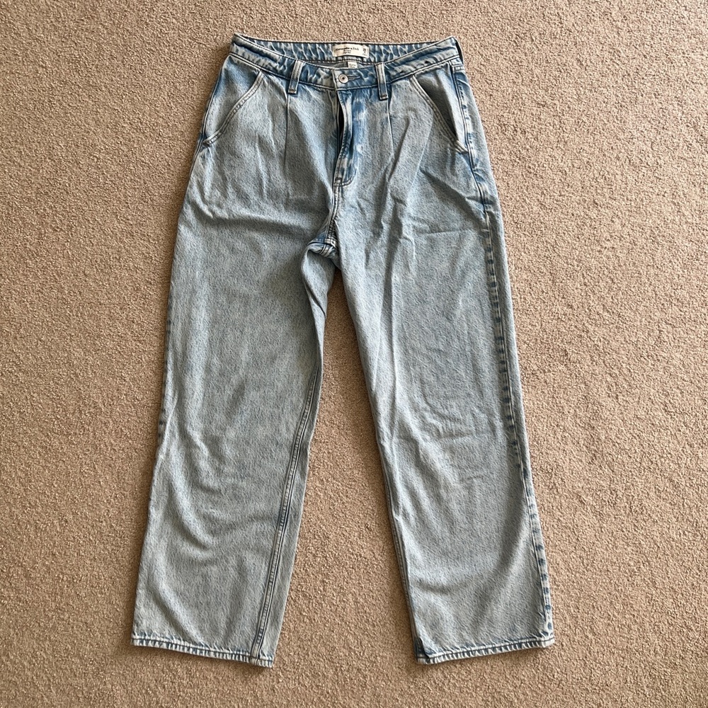 Abercrombie & Fitch Curve Love High Rise Loose Jeans